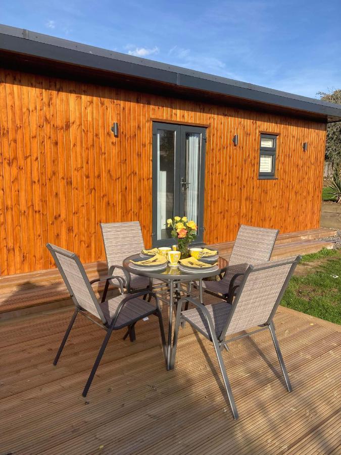 Me Old Abode Entire Garden Cabin Near The Sea Herne Bay Esterno foto